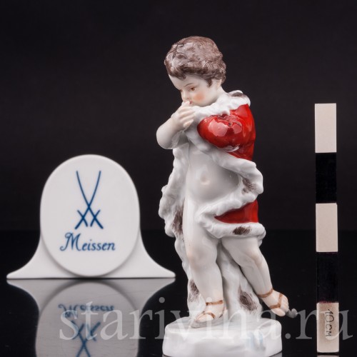 Статуэтка путти из фарфора Аллегория зимы, Meissen, Германия, сер. 19 - нач. 20 вв.
