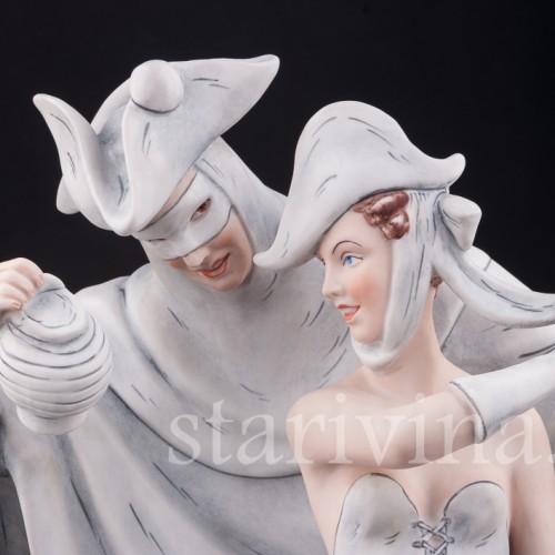 Фарфоровая статуэтка На карнавале, Royal Dux, Чехия.