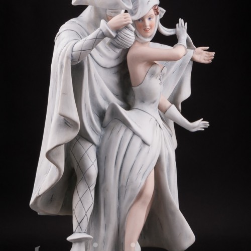 Фарфоровая статуэтка На карнавале, Royal Dux, Чехия.