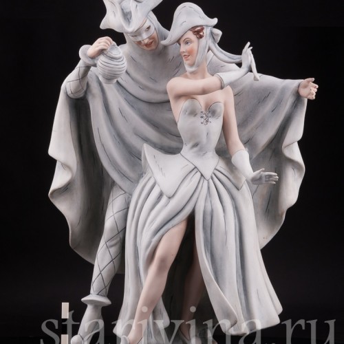 Фарфоровая статуэтка На карнавале, Royal Dux, Чехия.