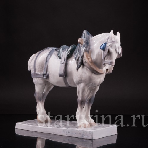 Фарфоровая статуэтка лошади Першерон, Royal Copenhagen, Дания, 1955 год.