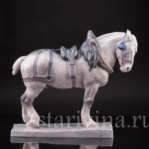 Фарфоровая статуэтка лошади Першерон, Royal Copenhagen, Дания, 1955 год.