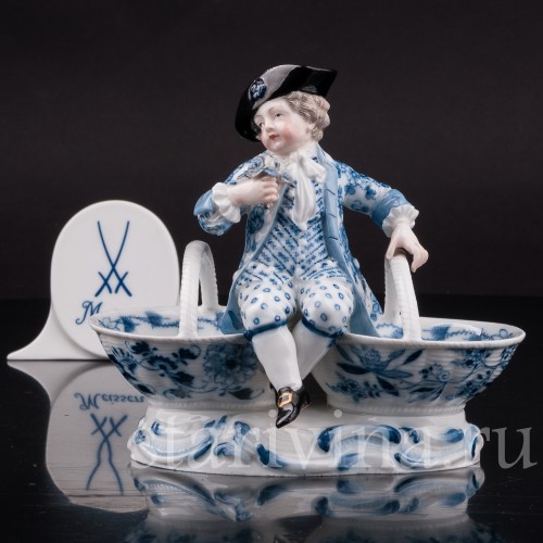 Фарфоровая статуэтка Мальчик с корзинами, Meissen, Германия, сер.19 - нач. 20 вв.