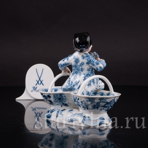 Фарфоровая статуэтка Мальчик с корзинами, Meissen, Германия, сер.19 - нач. 20 вв.