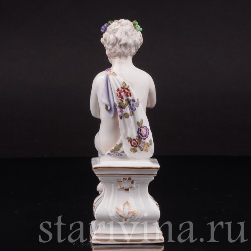 Фигурка из фарфора Аллегория осени, путти с виноградной гроздью, Hochst, Германия, кон. 18 в.