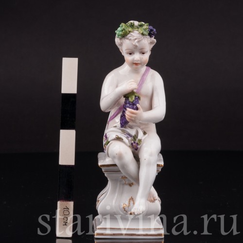 Фигурка из фарфора Аллегория осени, путти с виноградной гроздью, Hochst, Германия, кон. 18 в.