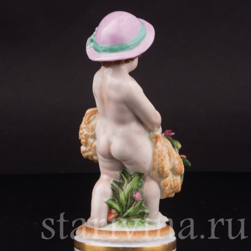 Фигурка из фарфора Аллегория лета, путти со снопом, Muller & Co, Германия, перв. пол. 20 в.