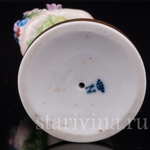 Фарфоровая фигурка Аллегория Весны, путти с цветами, Muller & Co, Германия, перв. пол. 20 в.