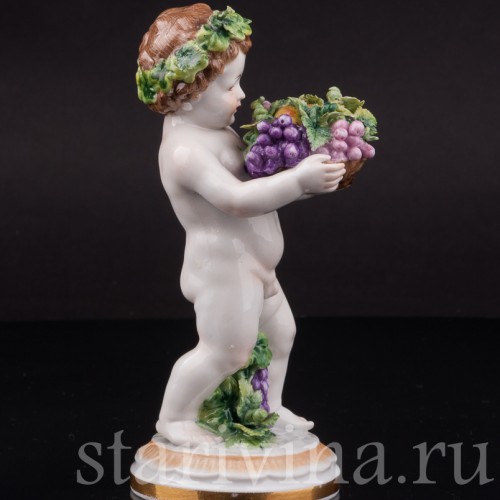 Фигурка из фарфора Аллегория осени, путти с виноградом, Muller & Co, Германия, перв. пол. 20 в.