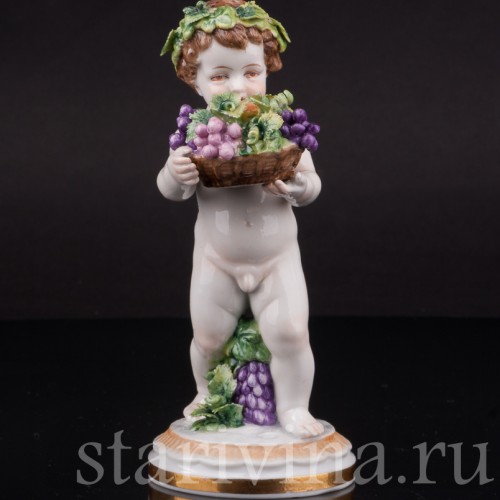 Фигурка из фарфора Аллегория осени, путти с виноградом, Muller & Co, Германия, перв. пол. 20 в.