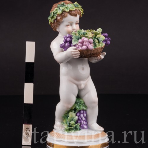Фигурка из фарфора Аллегория осени, путти с виноградом, Muller & Co, Германия, перв. пол. 20 в.