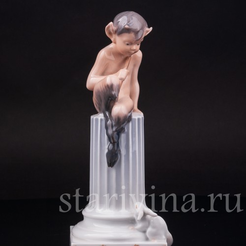 Фигурка из фарфора Фавн с белкой, Royal Copenhagen, Дания, 1956 год.