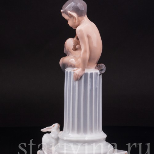 Фигурка из фарфора Фавн с белкой, Royal Copenhagen, Дания, 1956 год.