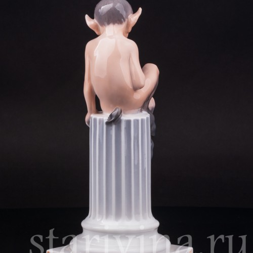 Фигурка из фарфора Фавн с белкой, Royal Copenhagen, Дания, 1956 год.