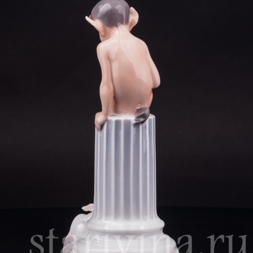 Фигурка из фарфора Фавн с белкой, Royal Copenhagen, Дания, 1956 год.