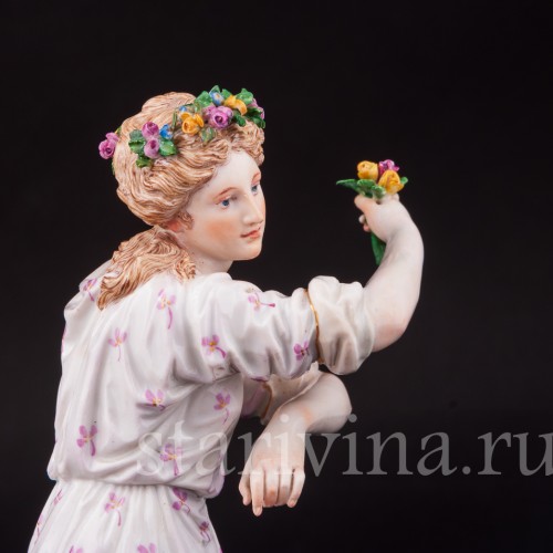 Фарфоровая статуэтка Гора, одна из дочерей Зевса и Фемиды, Meissen, Германия, пер. пол. 19 в.
