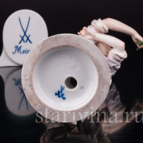 Фарфоровая статуэтка Гора, одна из дочерей Зевса и Фемиды, Meissen, Германия, пер. пол. 19 в.