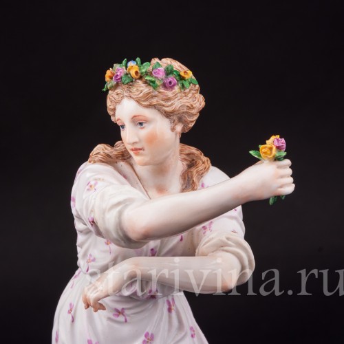 Фарфоровая статуэтка Гора, одна из дочерей Зевса и Фемиды, Meissen, Германия, пер. пол. 19 в.