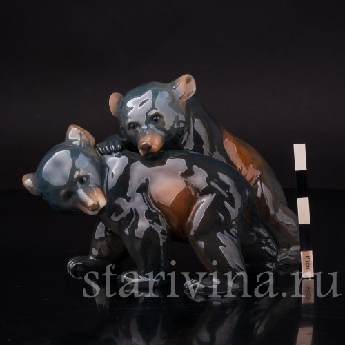 Статуэтка из фарфора Играющие медвежата, Rosenthal, Германия, 1944 год.