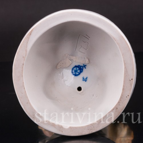 Статуэтка из фарфора Аллегория осени, малыш с серпом, Dressel, Kister & Co, Германия, нач. 20 века.