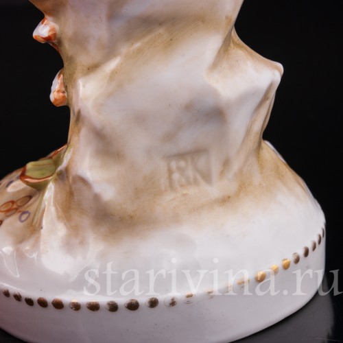 Статуэтка из фарфора Аллегория осени, малыш с серпом, Dressel, Kister & Co, Германия, нач. 20 века.