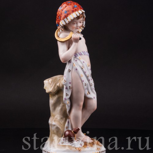 Статуэтка из фарфора Аллегория осени, малыш с серпом, Dressel, Kister & Co, Германия, нач. 20 века.
