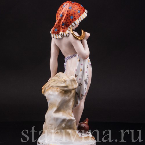 Статуэтка из фарфора Аллегория осени, малыш с серпом, Dressel, Kister & Co, Германия, нач. 20 века.