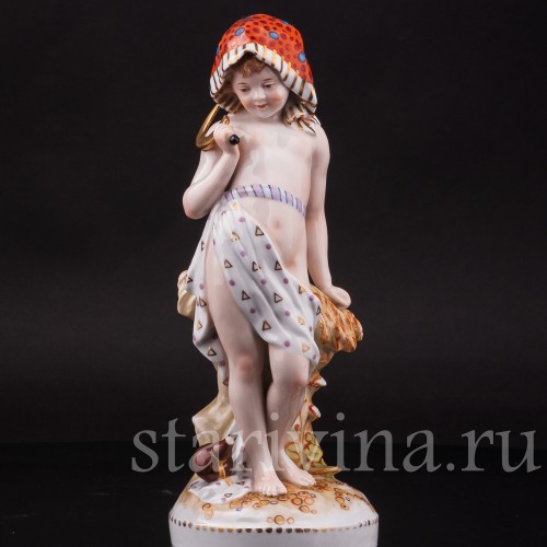 Статуэтка из фарфора Аллегория осени, малыш с серпом, Dressel, Kister & Co, Германия, нач. 20 века.