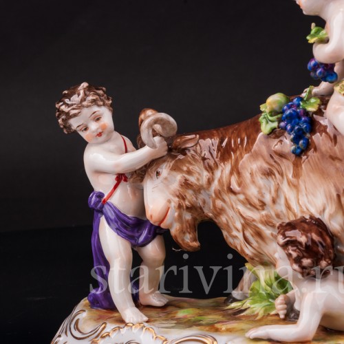 Фарфоровая статуэтка Путти, играющие с козлом Ernst Bohne Sohne, Германия, нач. 20 века.