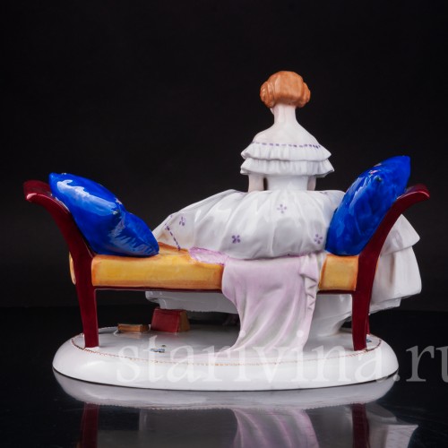 Фарфоровая статуэтка Девушка с книгами, E. A. Muller, Германия, 1890-1927 гг.