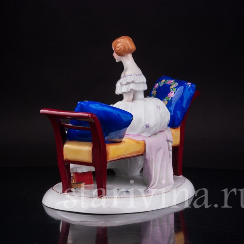 Фарфоровая статуэтка Девушка с книгами, E. A. Muller, Германия, 1890-1927 гг.