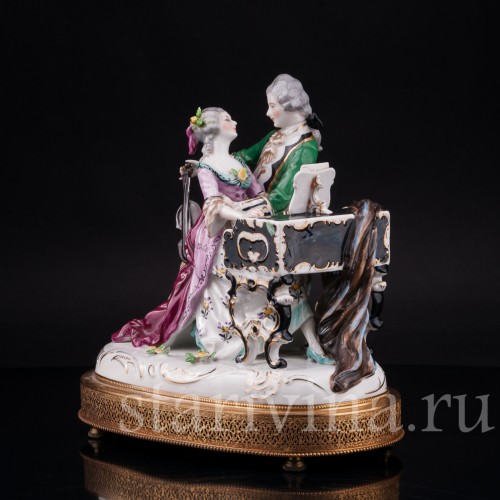 Композиция из фарфора Музицирующая пара, музыкальная шкатулка, Дрезден, Германия, пер. пол. 20 в.