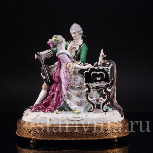 Композиция из фарфора Музицирующая пара, музыкальная шкатулка, Дрезден, Германия, пер. пол. 20 в.