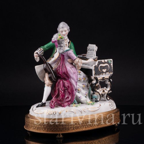 Композиция из фарфора Музицирующая пара, музыкальная шкатулка, Дрезден, Германия, пер. пол. 20 в.