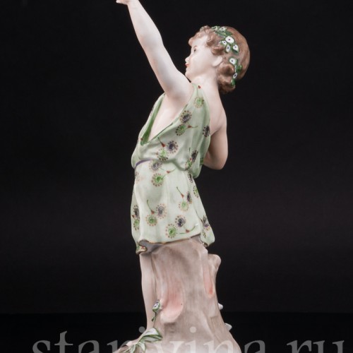 Фарфоровая статуэтка Аллегория весны, малыш с бабочкой, Dressel, Kister & Co, Германия, нач. 20 в.