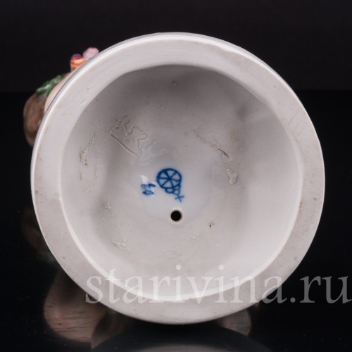 Фарфоровая статуэтка Аллегория весны, малыш с бабочкой, Dressel, Kister & Co, Германия, нач. 20 в.