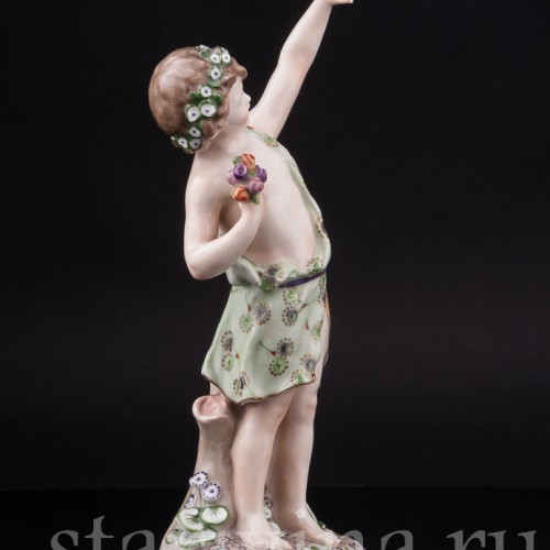 Фарфоровая статуэтка Аллегория весны, малыш с бабочкой, Dressel, Kister & Co, Германия, нач. 20 в.