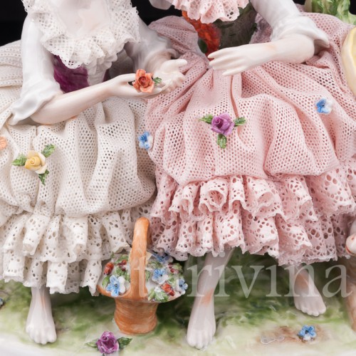 Статуэтка из фарфора Две девушки, кружевные, Unterweissbach, Германия, 1958-76 гг.