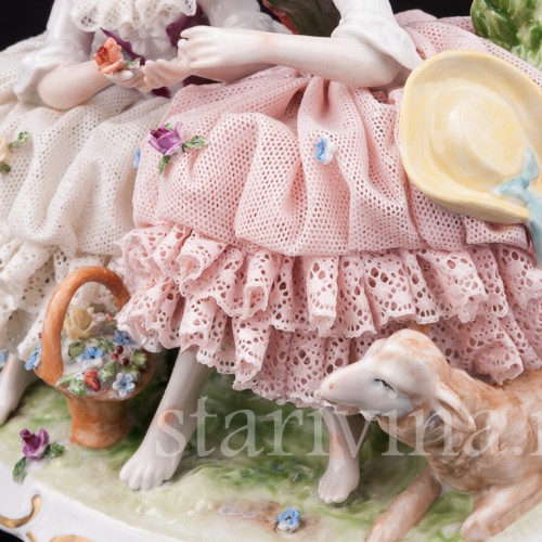 Статуэтка из фарфора Две девушки, кружевные, Unterweissbach, Германия, 1958-76 гг.