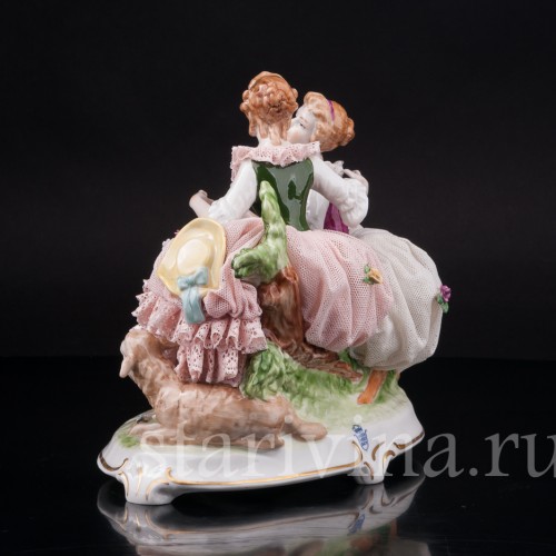 Статуэтка из фарфора Две девушки, кружевные, Unterweissbach, Германия, 1958-76 гг.
