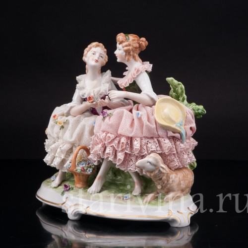 Статуэтка из фарфора Две девушки, кружевные, Unterweissbach, Германия, 1958-76 гг.