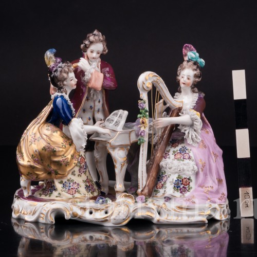 Фарфоровая композиция Музыкальное трио, кружевная миниатюра, Volkstedt, Германия, нач. 20 в.