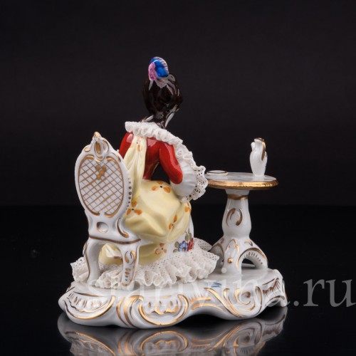 Фигурка девушки из фарфора Утренний кофе, кружевная миниатюра, Volkstedt, Германия, вт.пол. 20 в.