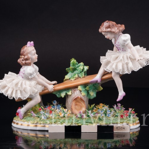 Девочки на качелях, кружевная, Sitzendorf, Германия, сер. 20 в