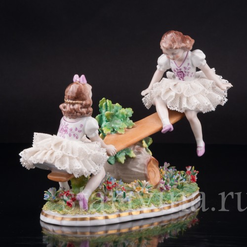 Девочки на качелях, кружевная, Sitzendorf, Германия, сер. 20 в