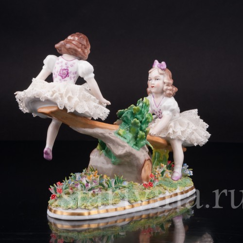 Девочки на качелях, кружевная, Sitzendorf, Германия, сер. 20 в