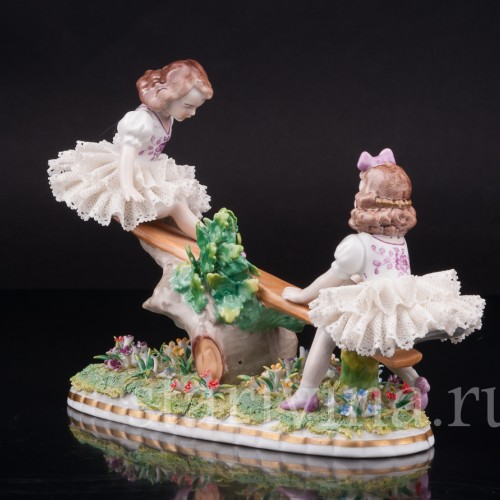 Девочки на качелях, кружевная, Sitzendorf, Германия, сер. 20 в