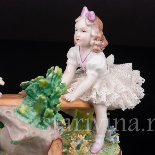 Девочки на качелях, кружевная, Sitzendorf, Германия, сер. 20 в