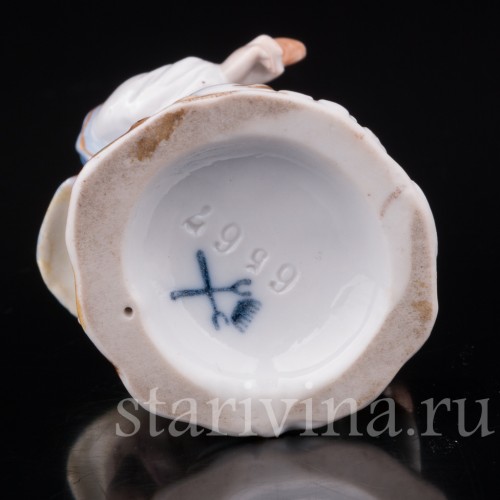 Фигурка из фарфора Мальчик, играющий с собакой, миниатюра, Richard Eckert & Co, Германия, 1906-08 гг.