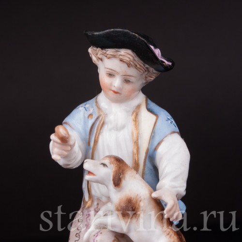 Фигурка из фарфора Мальчик, играющий с собакой, миниатюра, Richard Eckert & Co, Германия, 1906-08 гг.